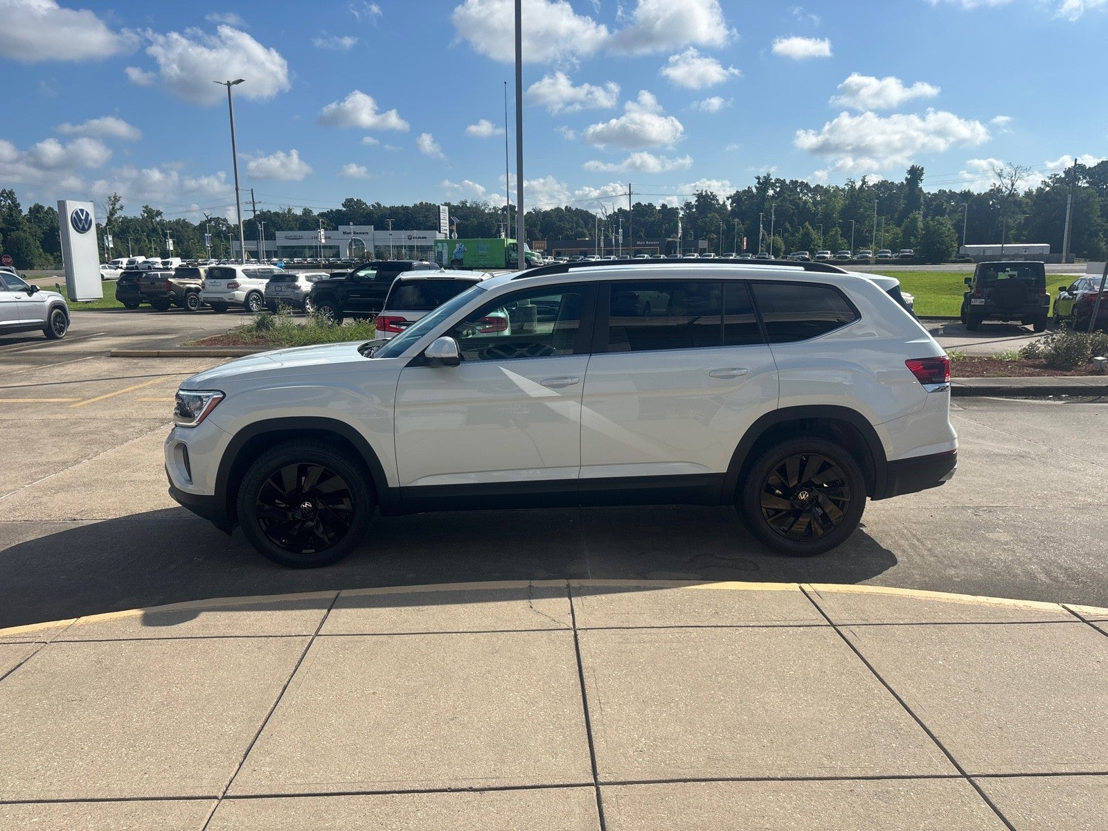 2026 Volkswagen Atlas 2.0T SE w/Technology