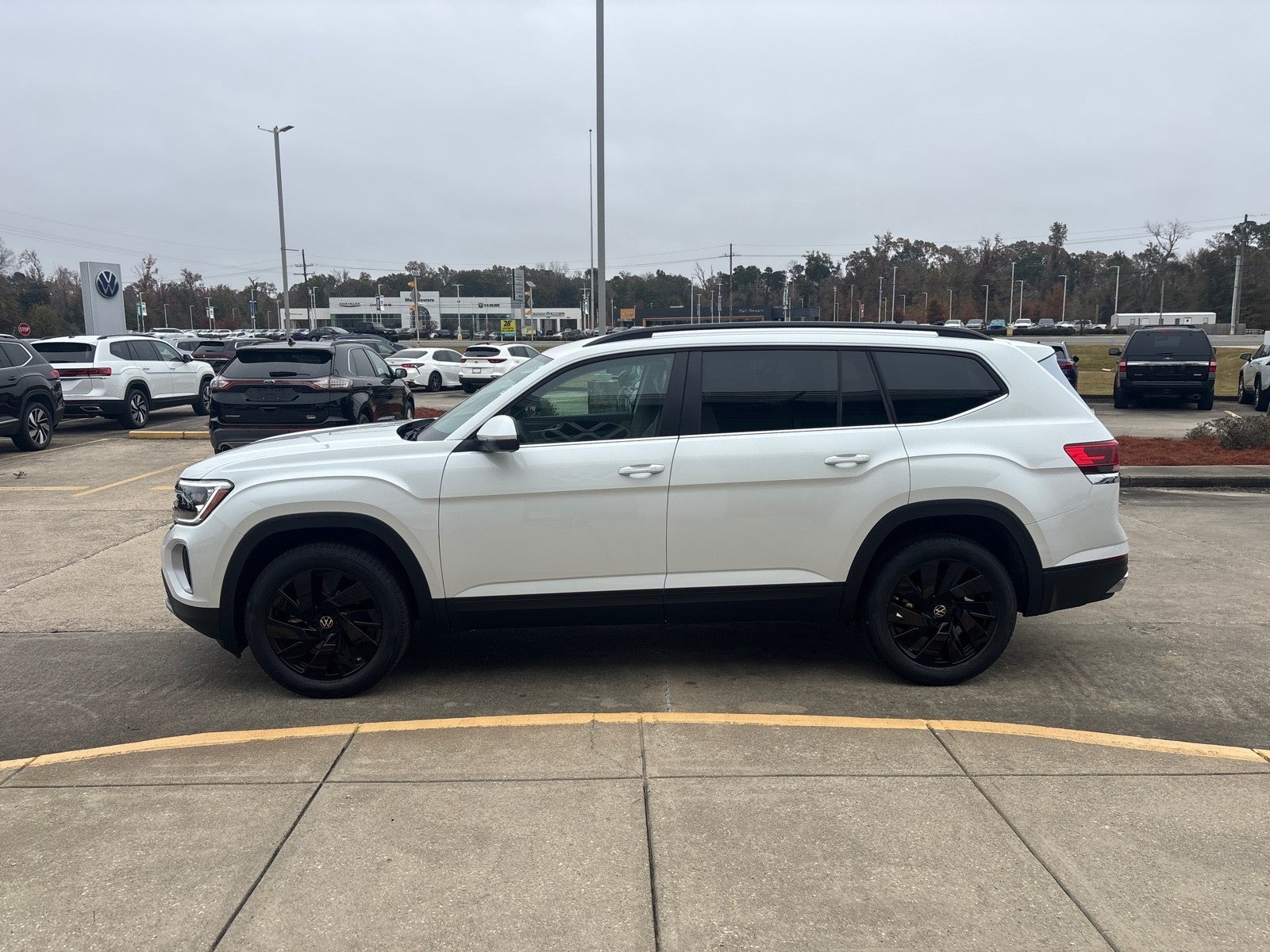 2026 Volkswagen Atlas 2.0T SE w/Technology
