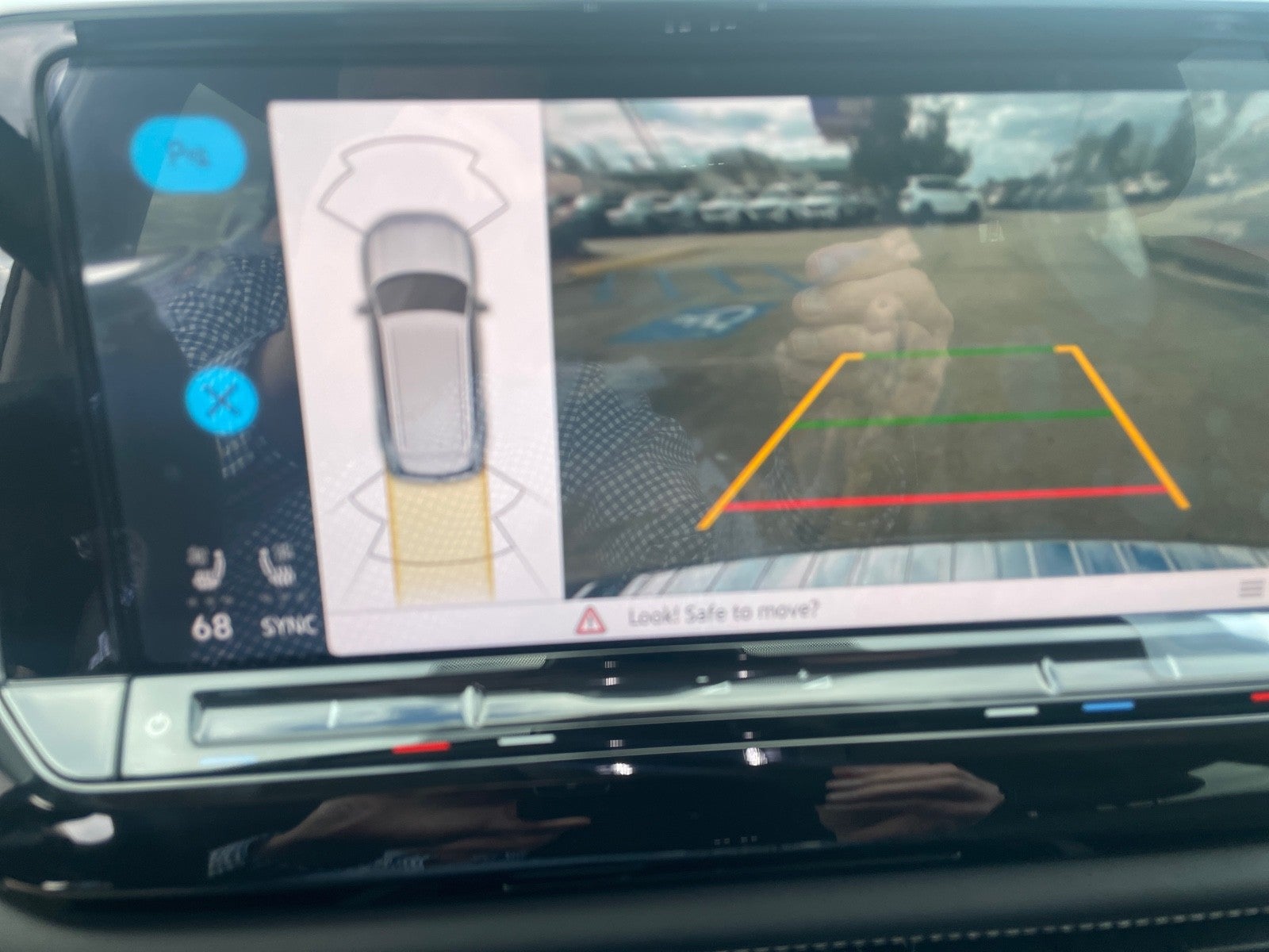 2025 Volkswagen Atlas 2.0T SE w/Technology