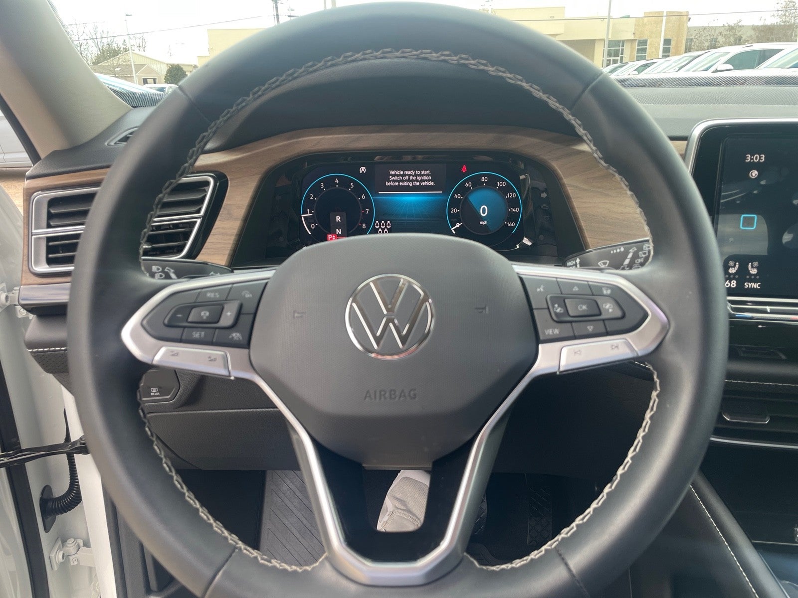 2025 Volkswagen Atlas 2.0T SE w/Technology