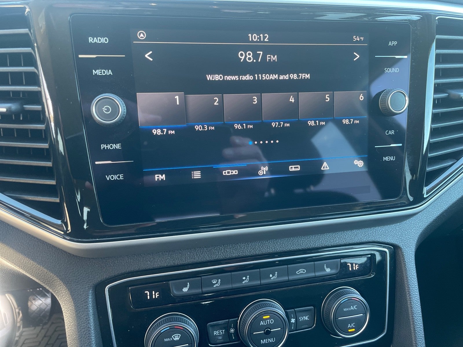 2023 Volkswagen Atlas 3.6L V6 SE w/Technology