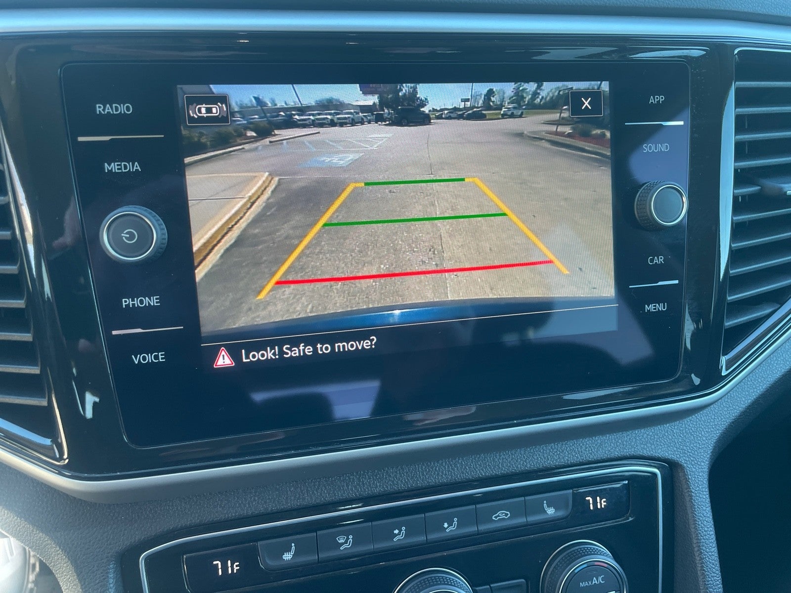 2023 Volkswagen Atlas 3.6L V6 SE w/Technology