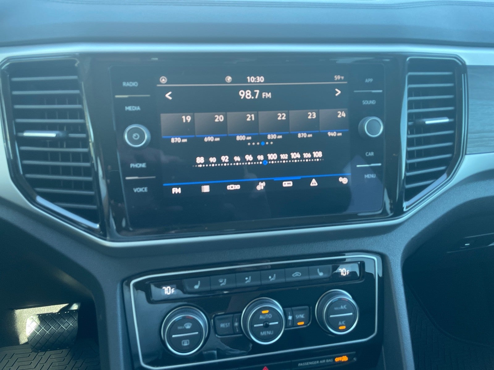 2023 Volkswagen Atlas 3.6L V6 SE w/Technology