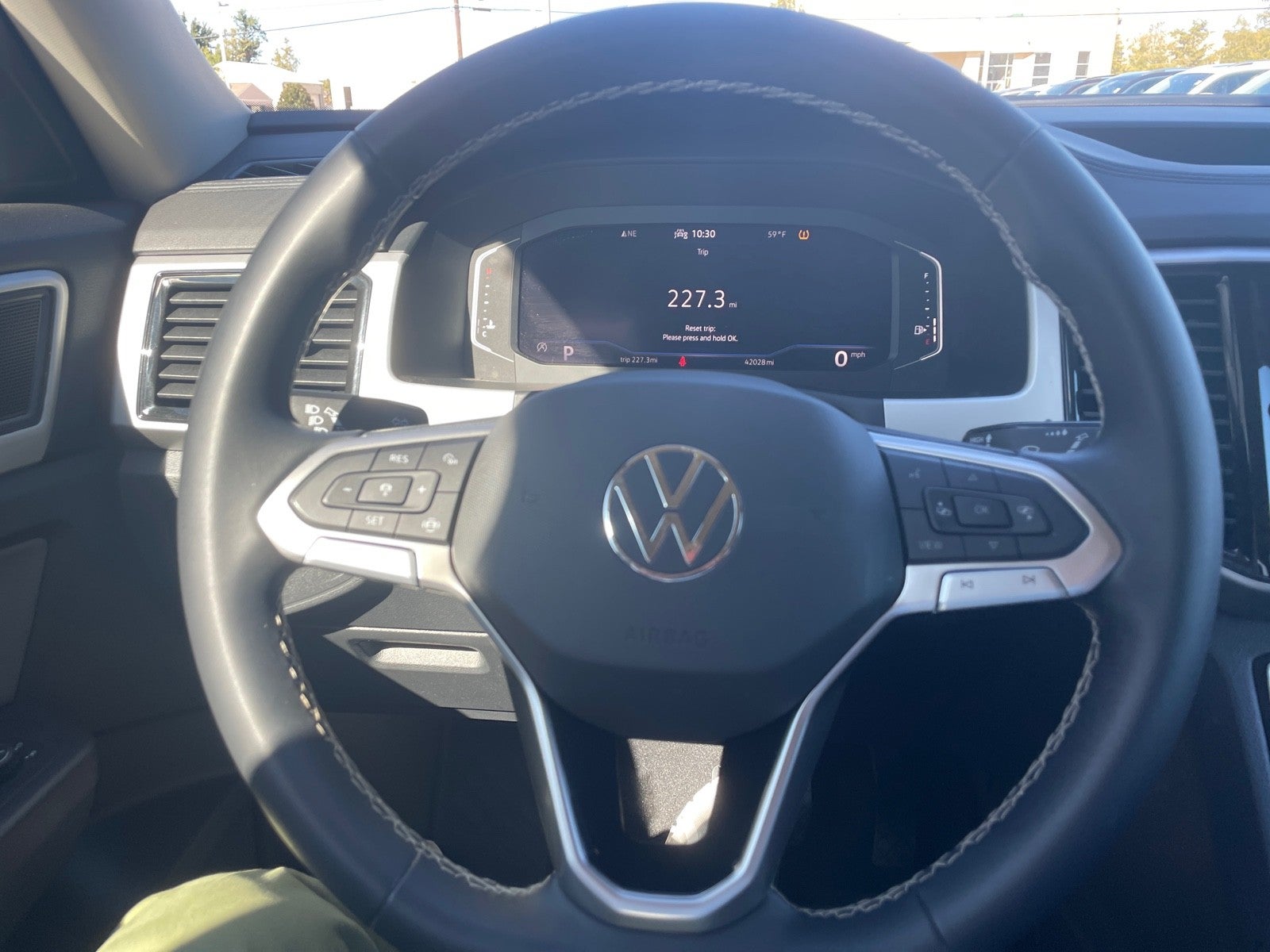 2023 Volkswagen Atlas 3.6L V6 SE w/Technology