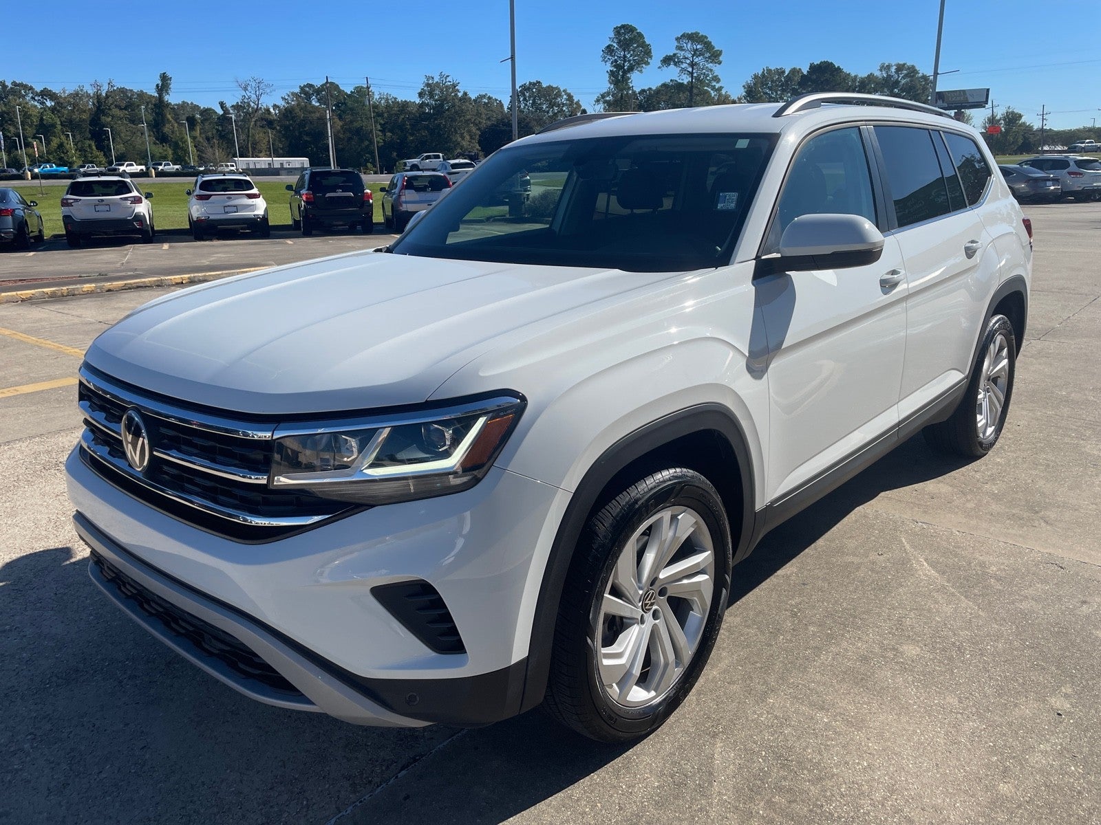 2023 Volkswagen Atlas 3.6L V6 SE w/Technology