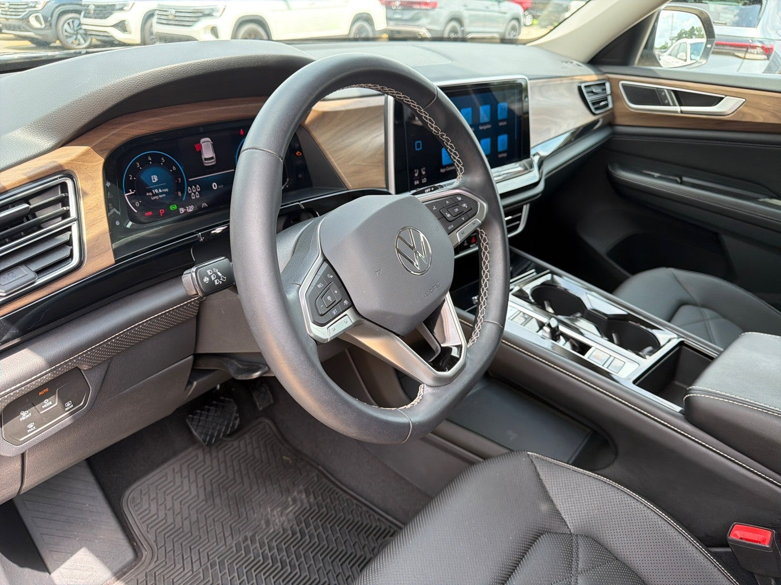 2024 Volkswagen Atlas 2.0T SE w/Technology