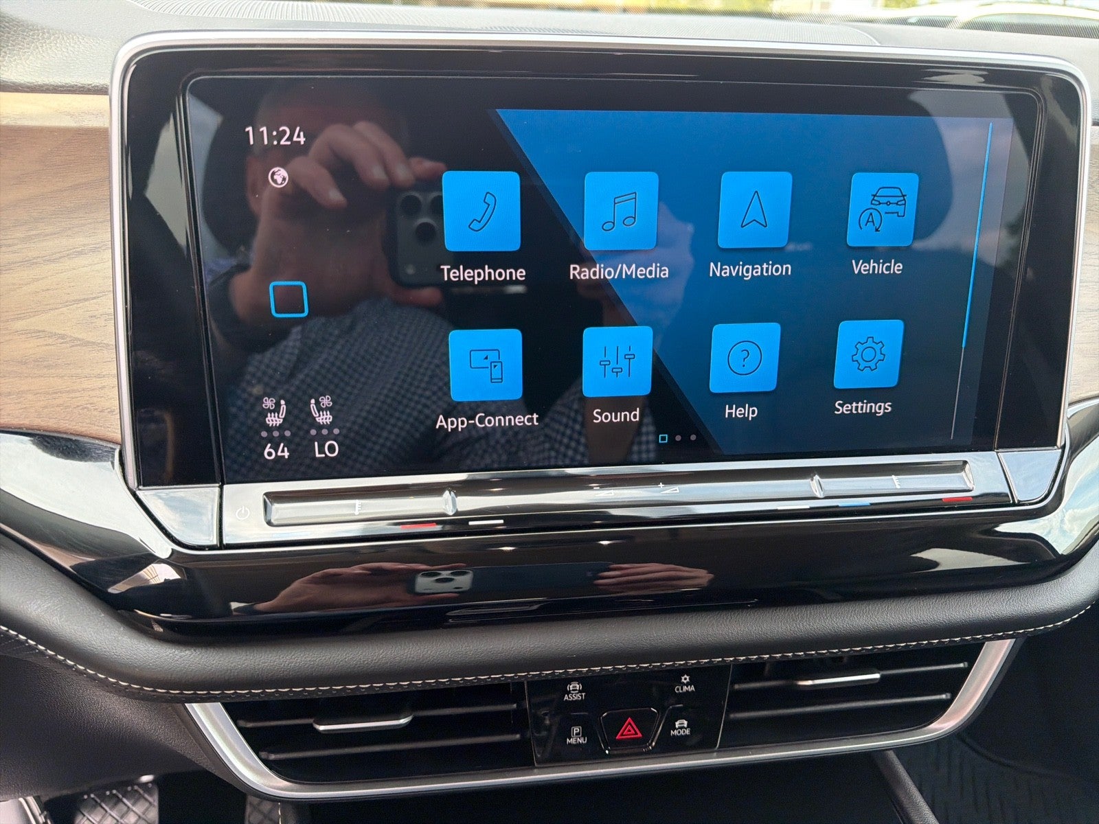 2024 Volkswagen Atlas 2.0T SE w/Technology