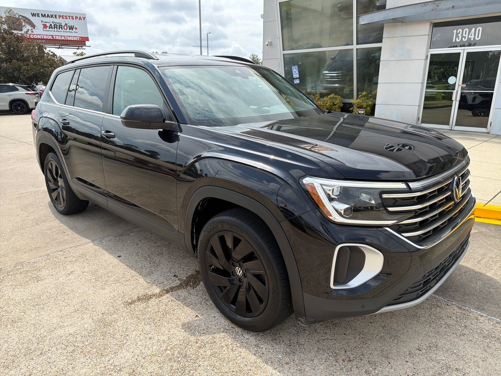 2024 Volkswagen Atlas 2.0T SE w/Technology