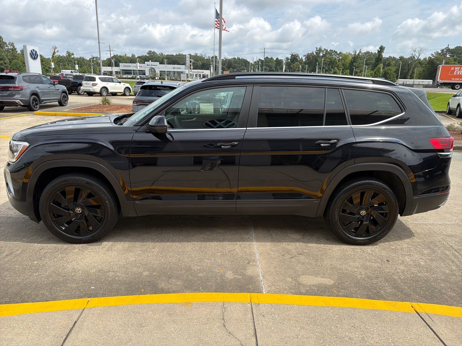 2024 Volkswagen Atlas 2.0T SE w/Technology