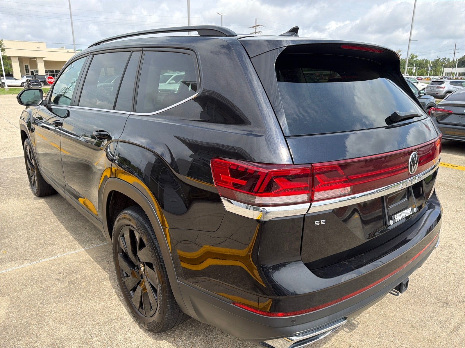 2024 Volkswagen Atlas 2.0T SE w/Technology