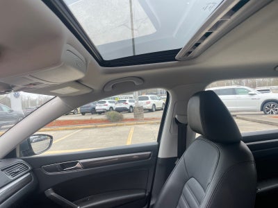 2017 Volkswagen Passat 1.8T SEL Premium