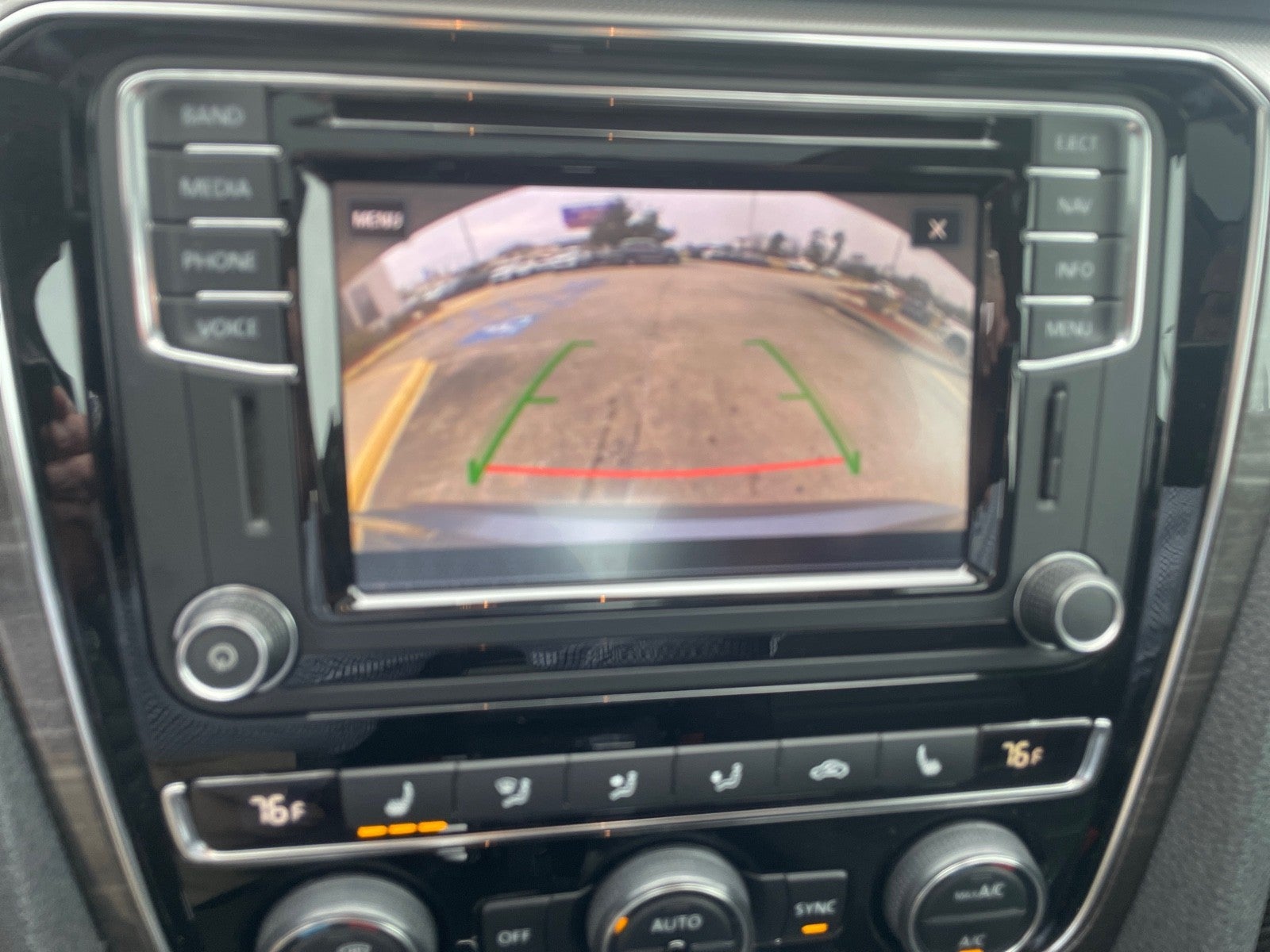 2017 Volkswagen Passat 1.8T SEL Premium