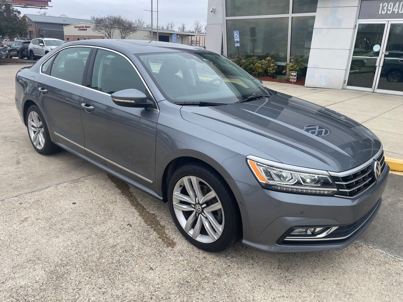 2017 Volkswagen Passat 1.8T SEL Premium