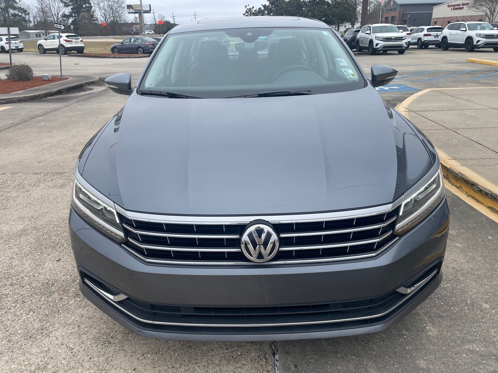 2017 Volkswagen Passat 1.8T SEL Premium