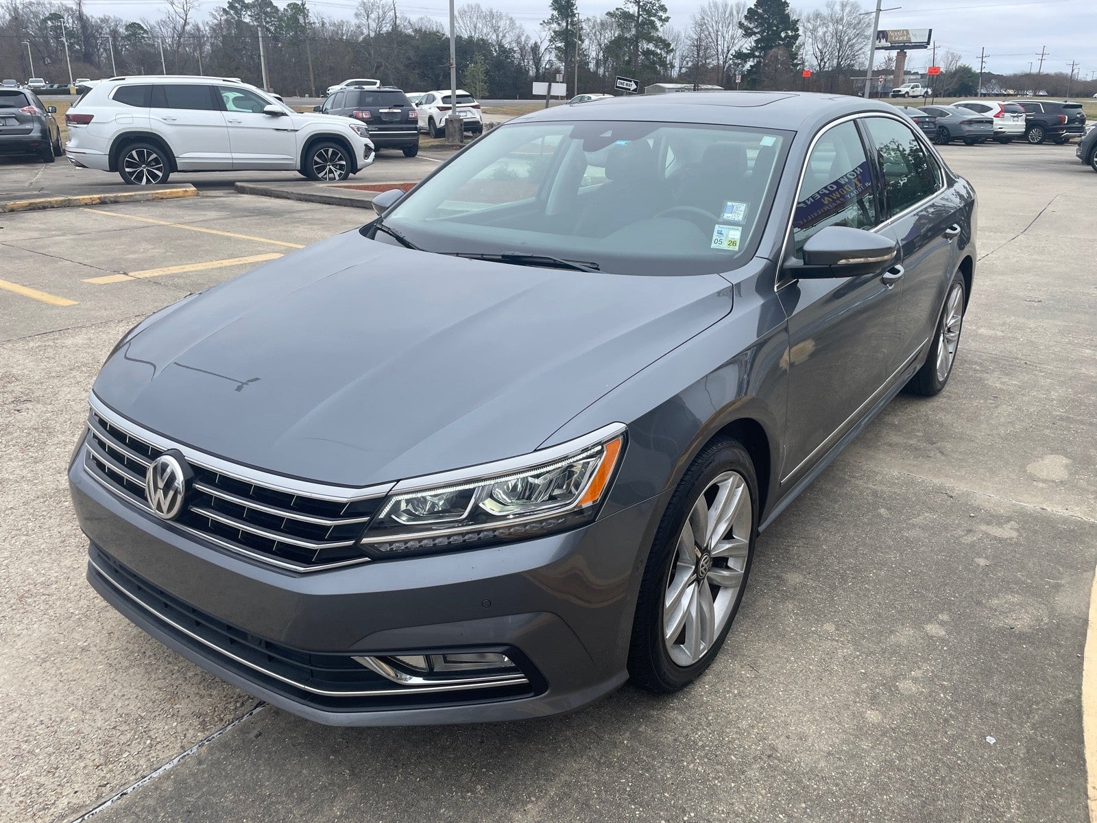 2017 Volkswagen Passat 1.8T SEL Premium