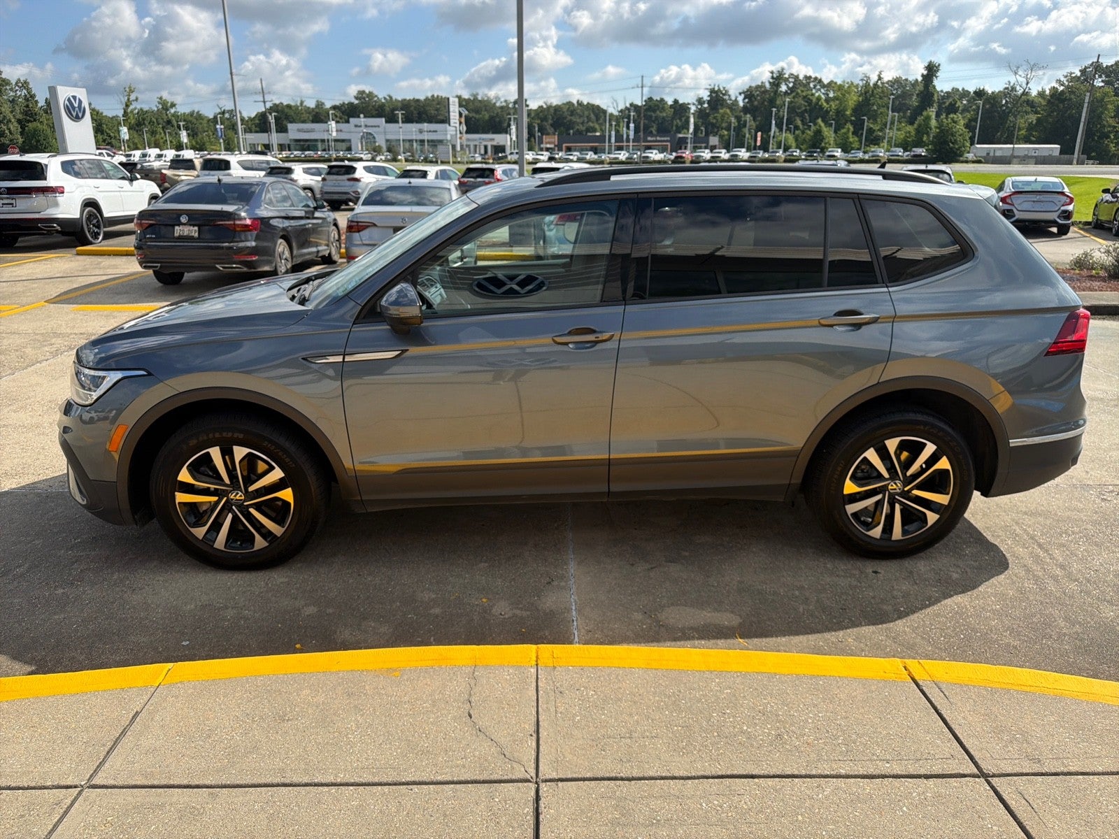 2022 Volkswagen Tiguan S