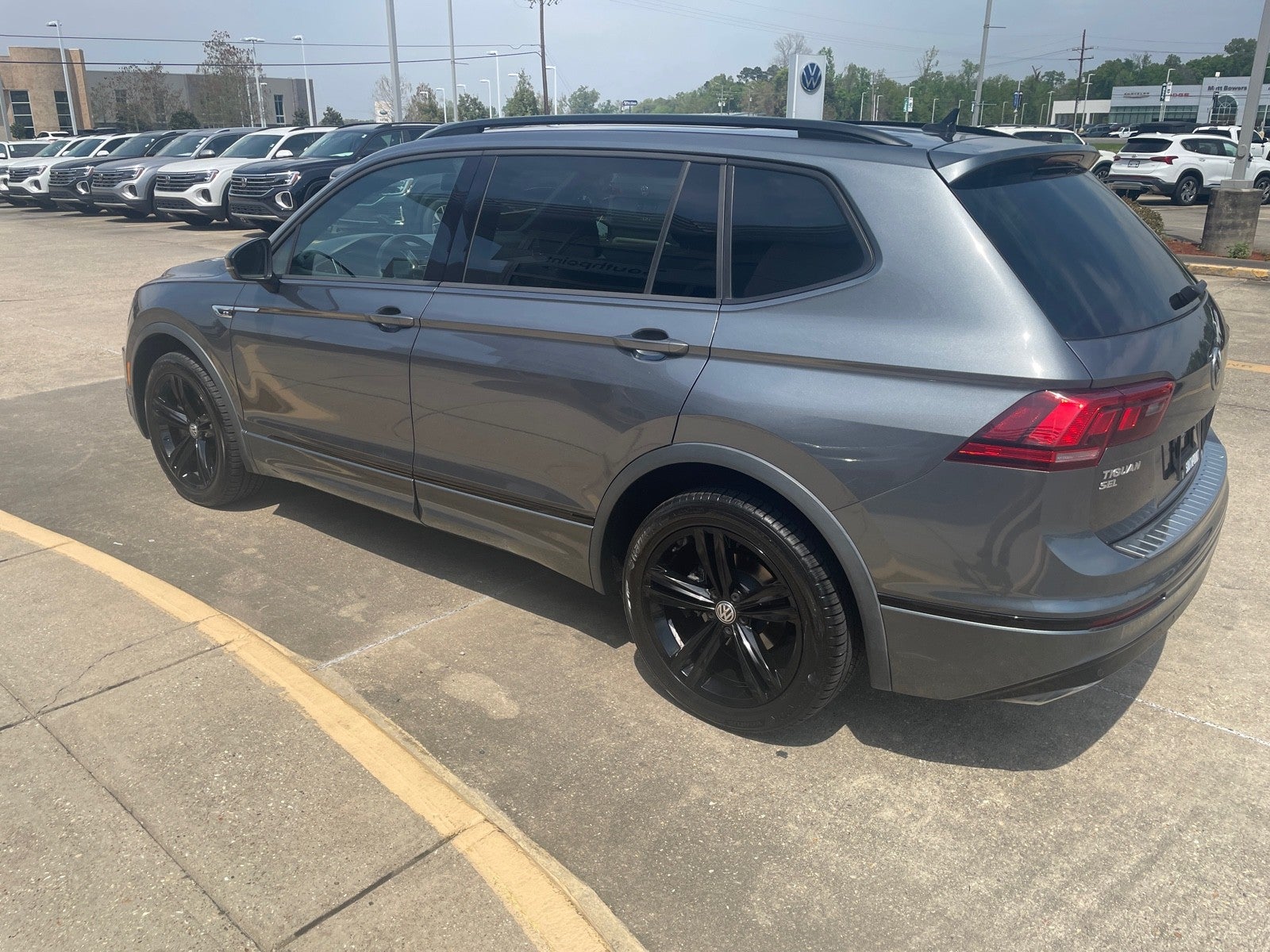 2019 Volkswagen Tiguan SEL R-Line Black