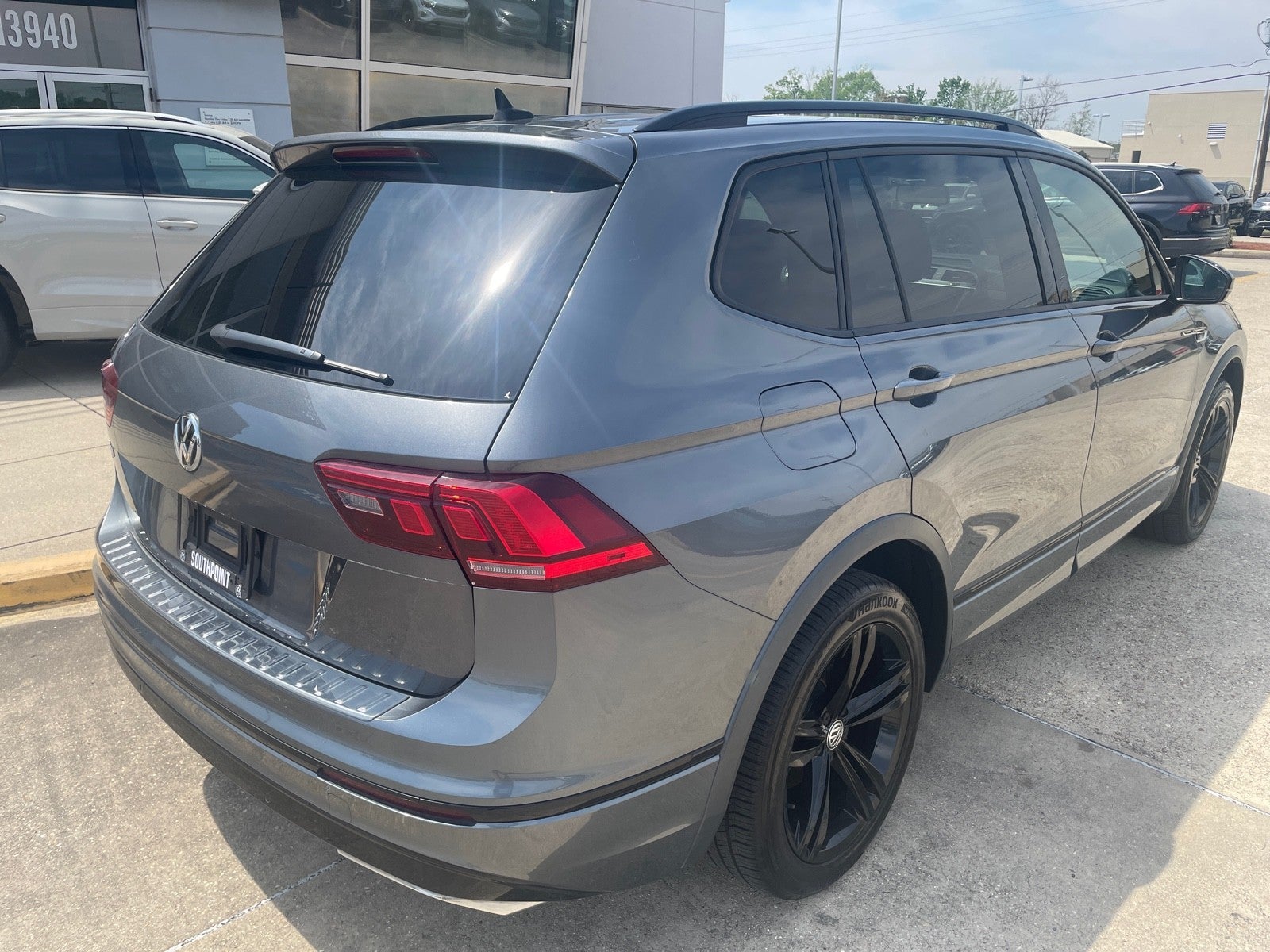 2019 Volkswagen Tiguan SEL R-Line Black