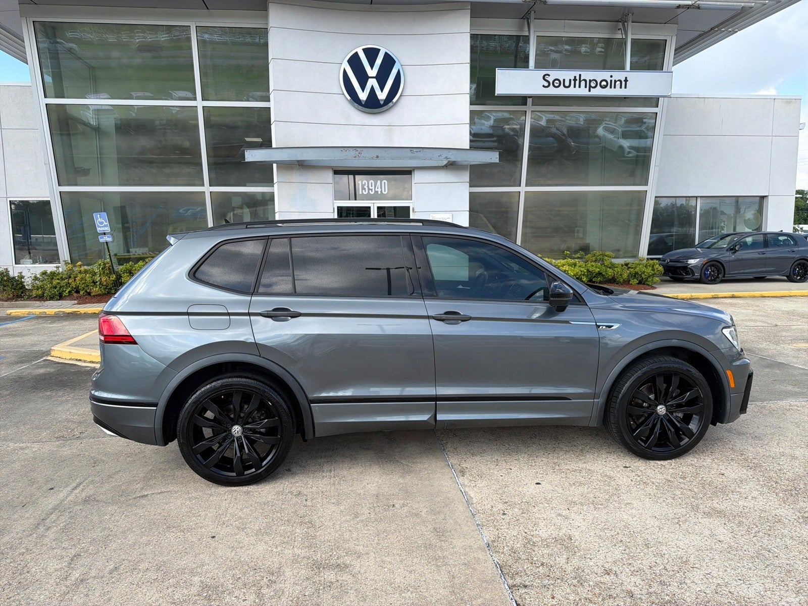 2021 Volkswagen Tiguan SE R-Line Black