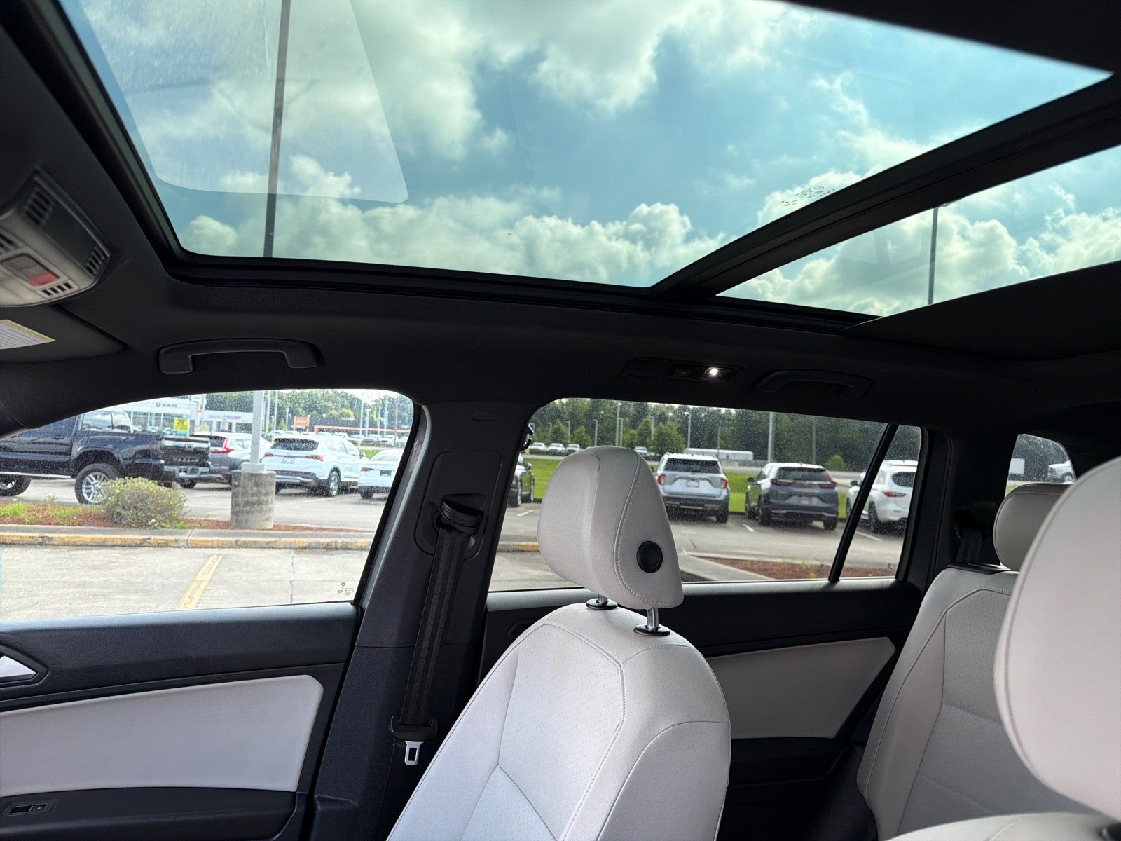 2021 Volkswagen Tiguan SE R-Line Black