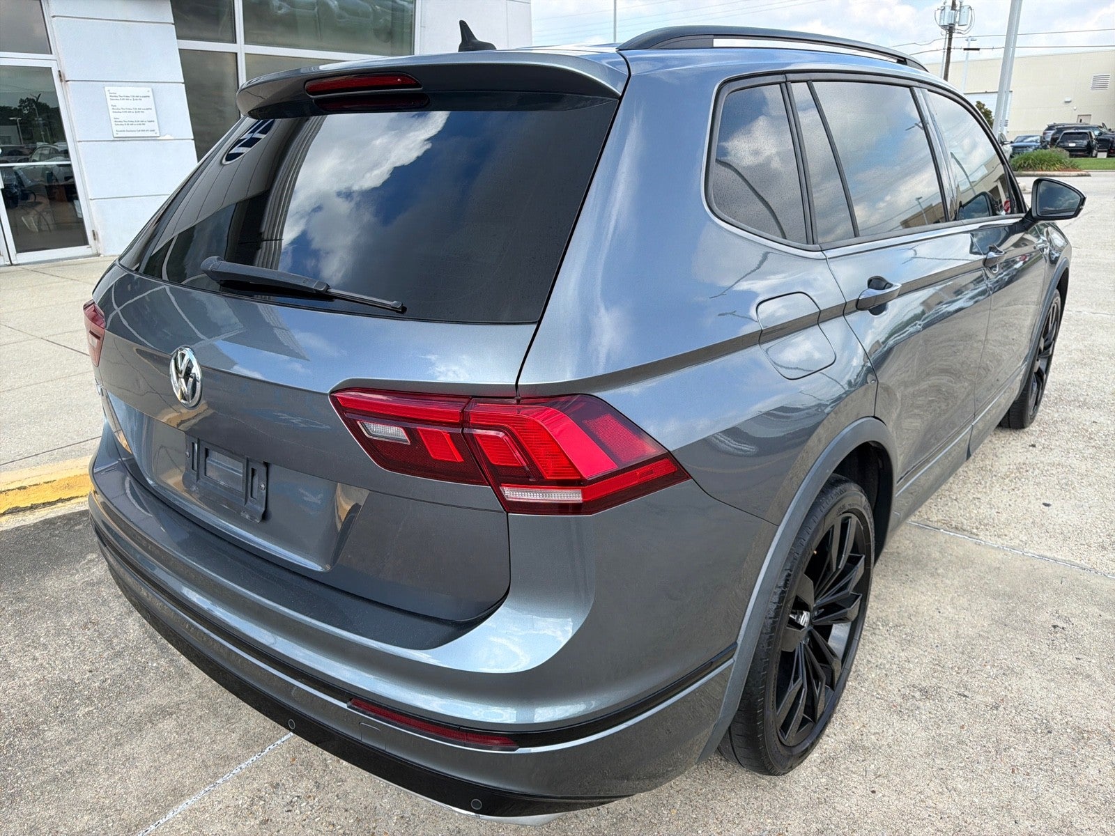 2021 Volkswagen Tiguan SE R-Line Black