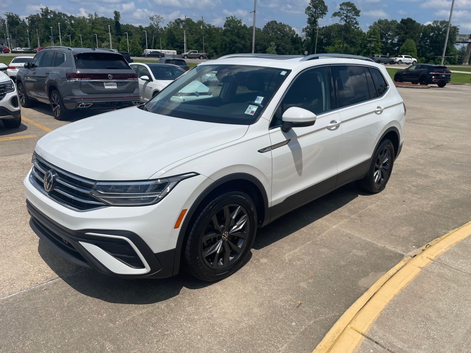 2022 Volkswagen Tiguan SE