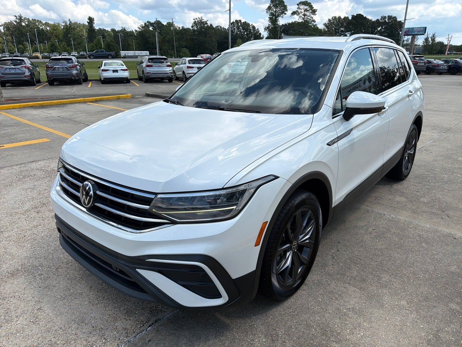 2023 Volkswagen Tiguan SE