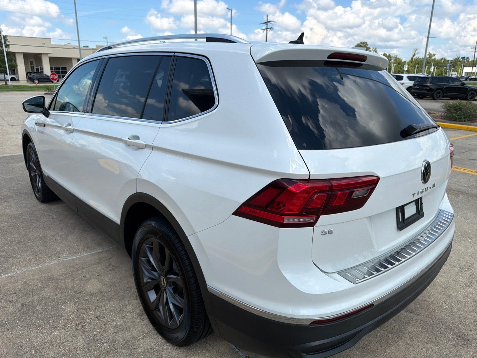 2023 Volkswagen Tiguan SE