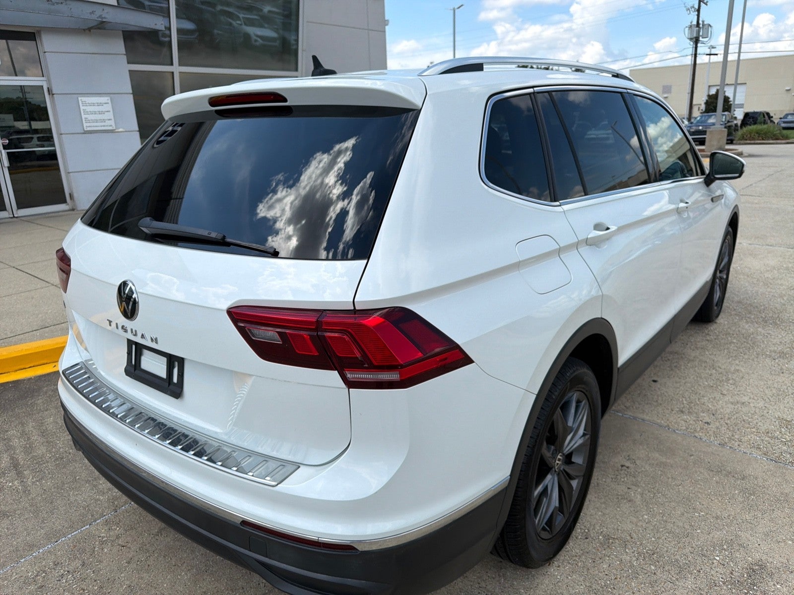 2023 Volkswagen Tiguan SE