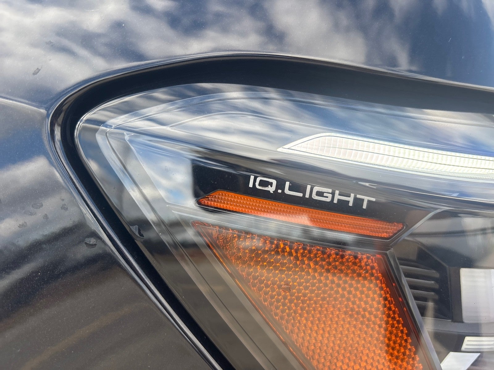 2026 Volkswagen Taos SE Black