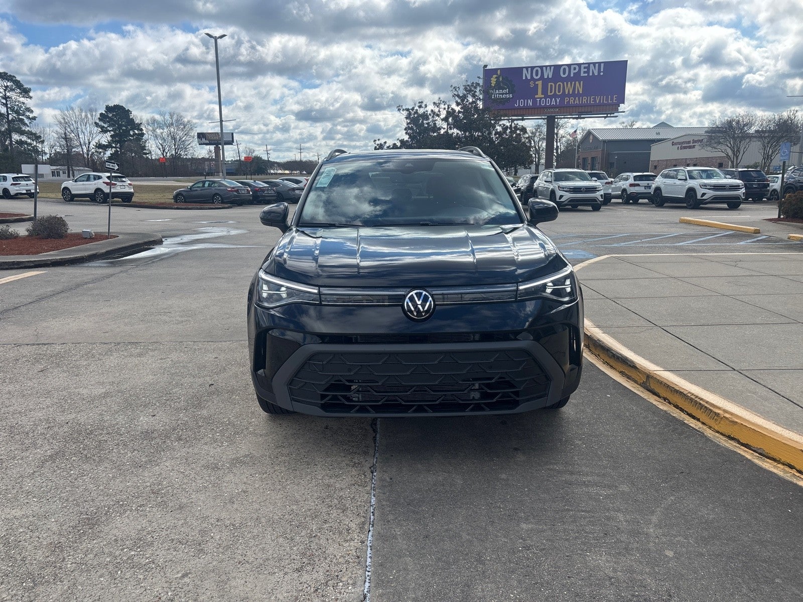 2026 Volkswagen Taos SE Black