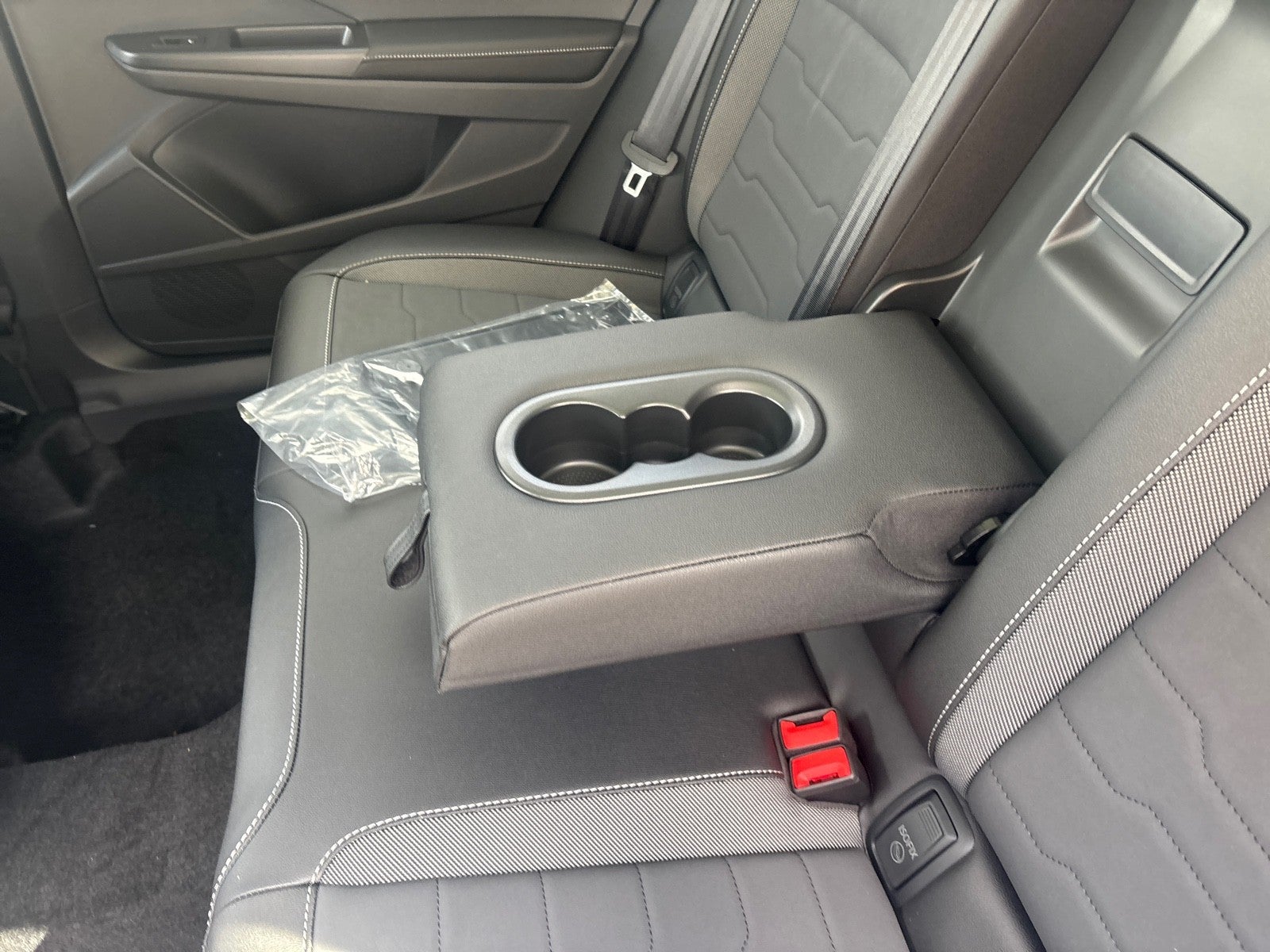 2026 Volkswagen Taos SE Black