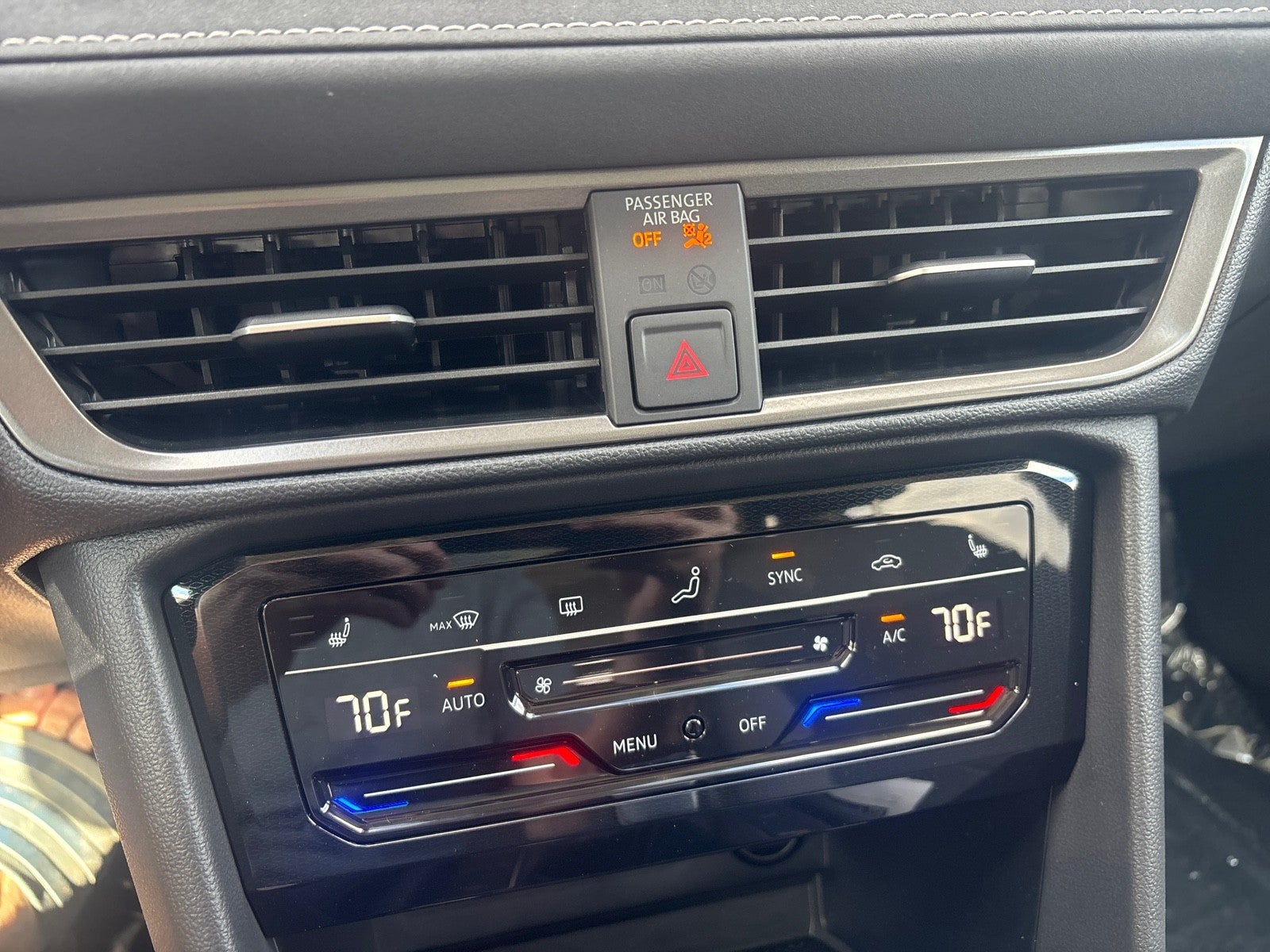 2026 Volkswagen Taos SE Black