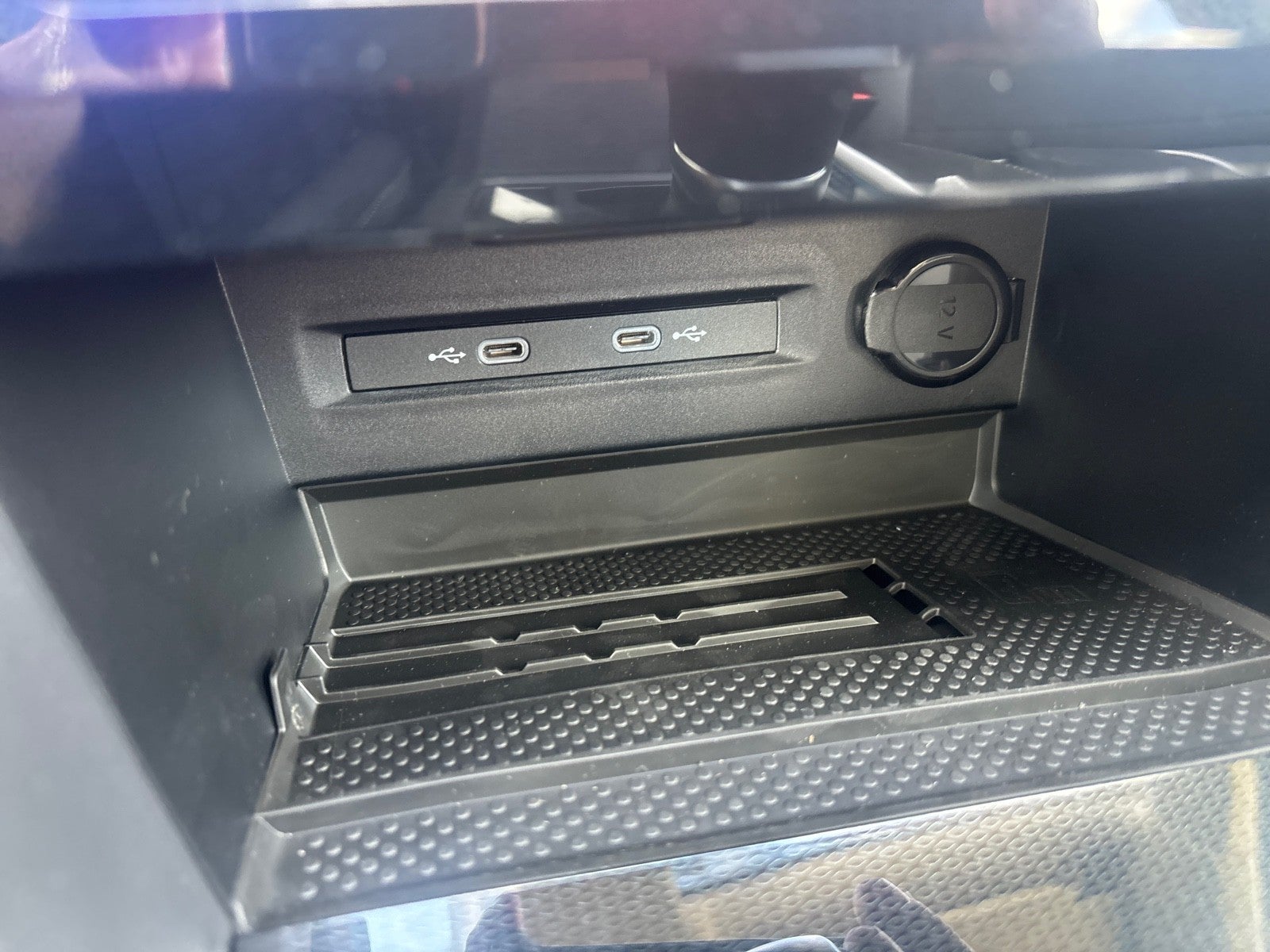 2026 Volkswagen Taos SE Black