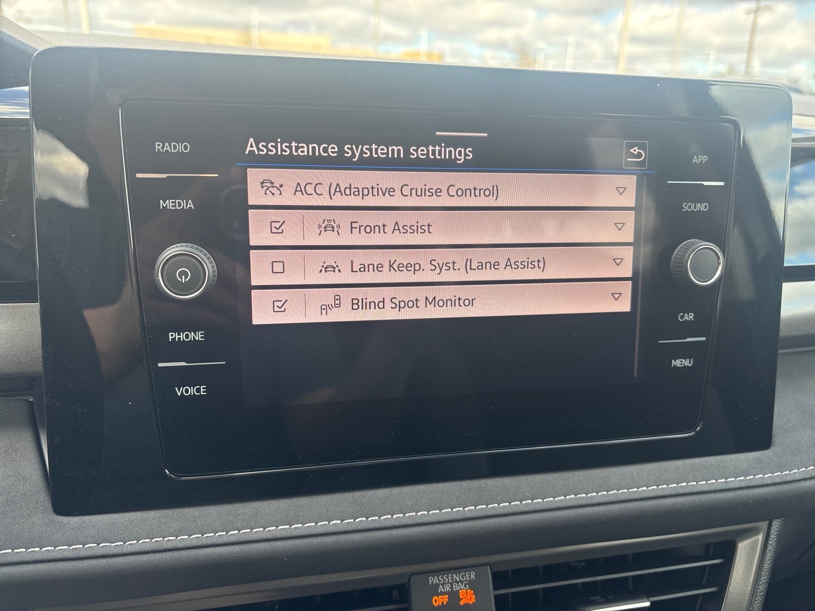 2026 Volkswagen Taos SE Black