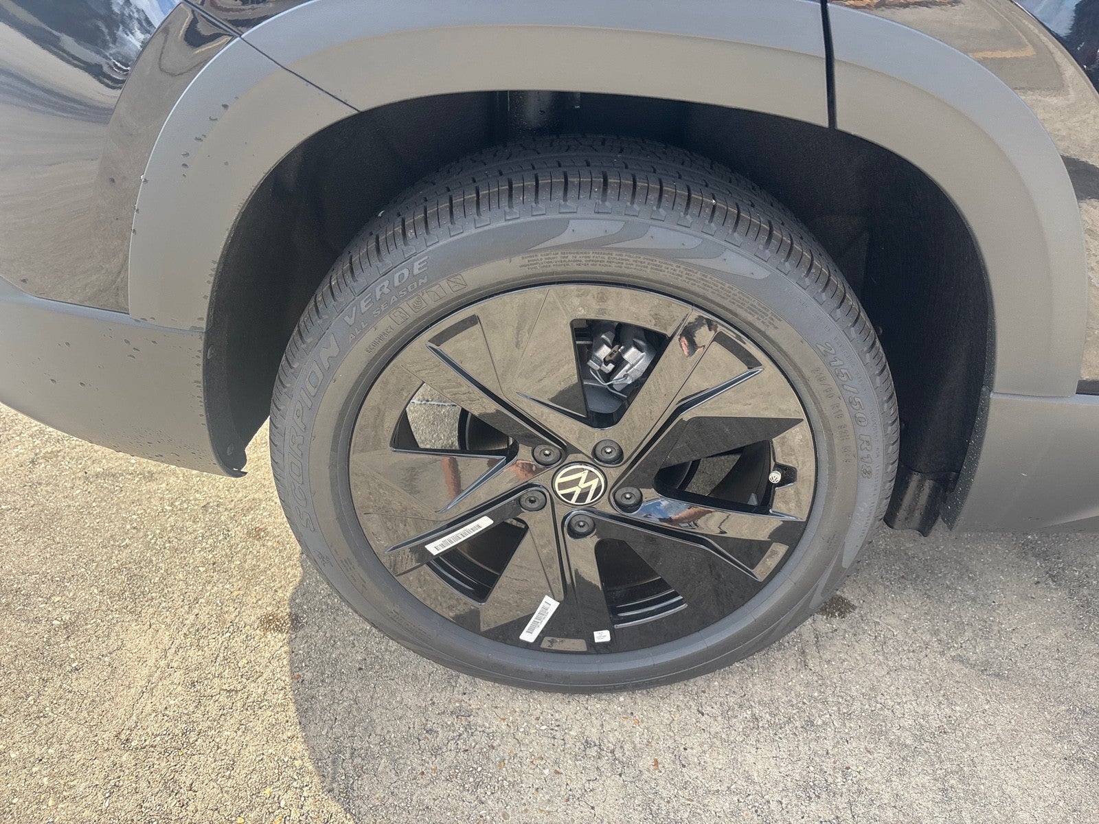 2026 Volkswagen Taos SE Black