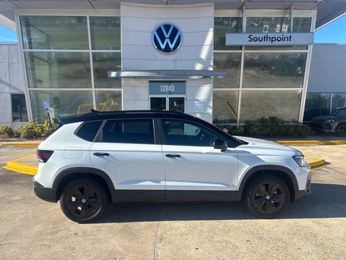 2027 Volkswagen Taos SE Black