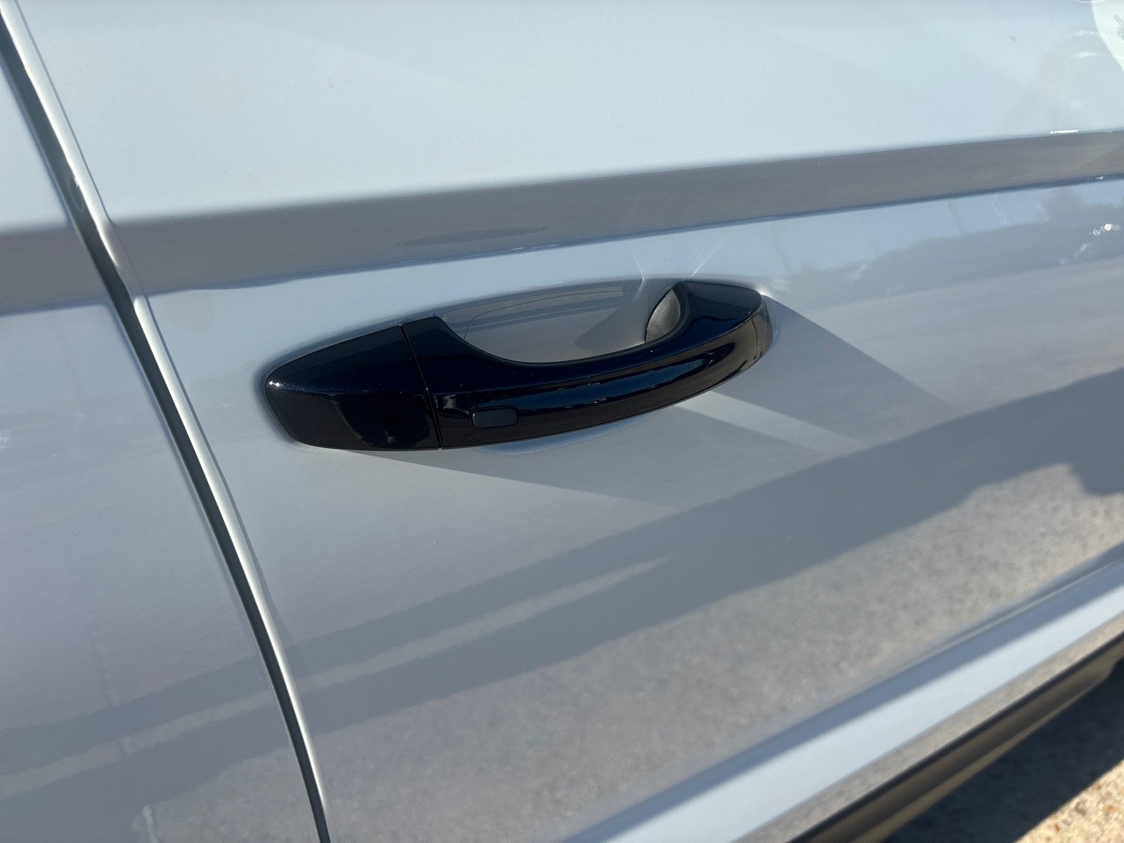 2027 Volkswagen Taos SE Black