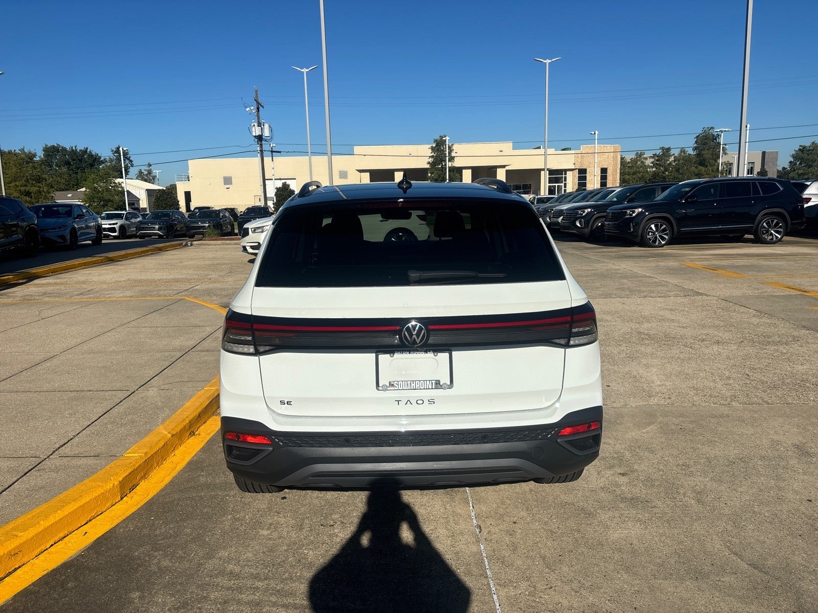 2027 Volkswagen Taos SE Black