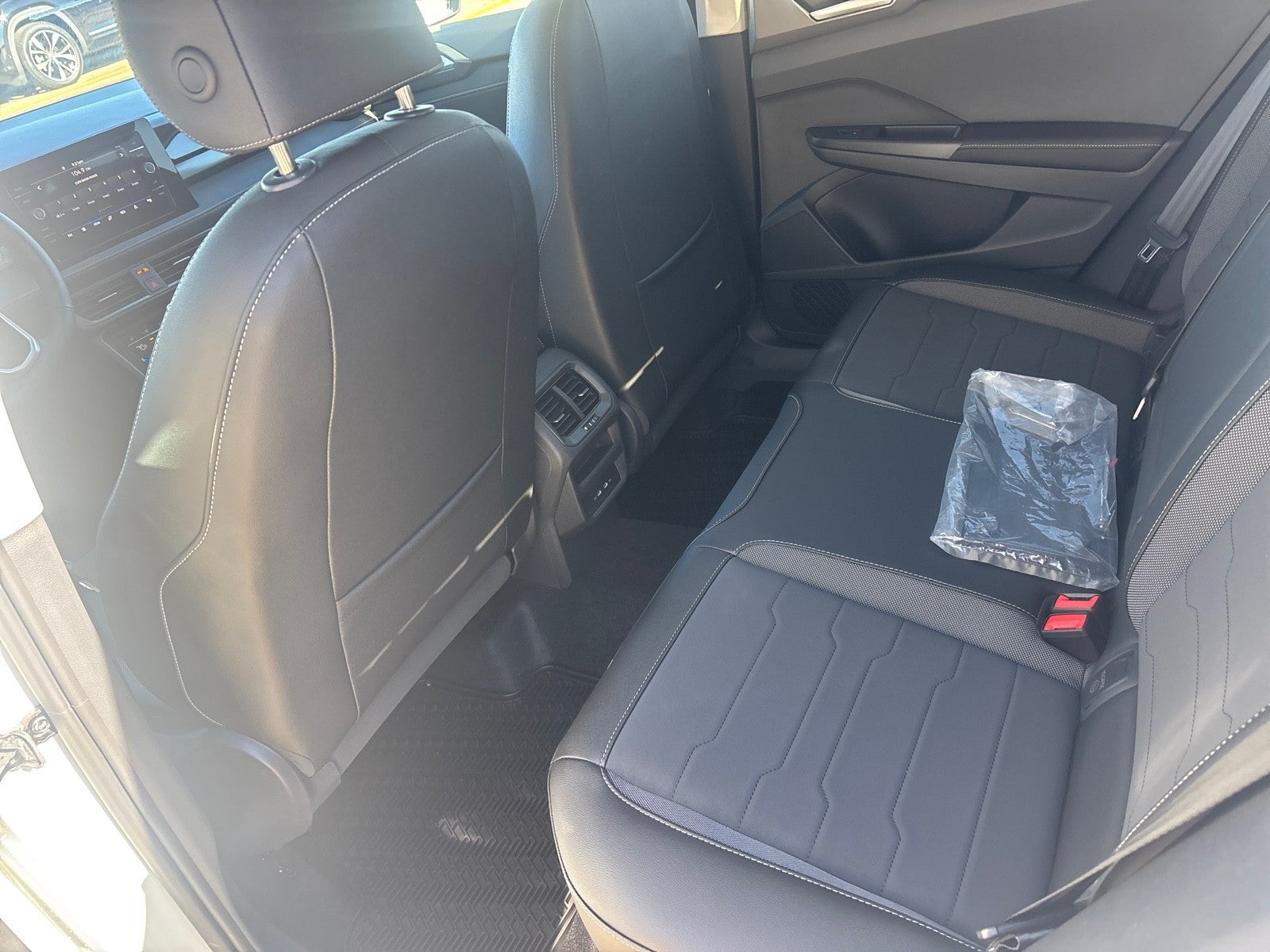 2027 Volkswagen Taos SE Black
