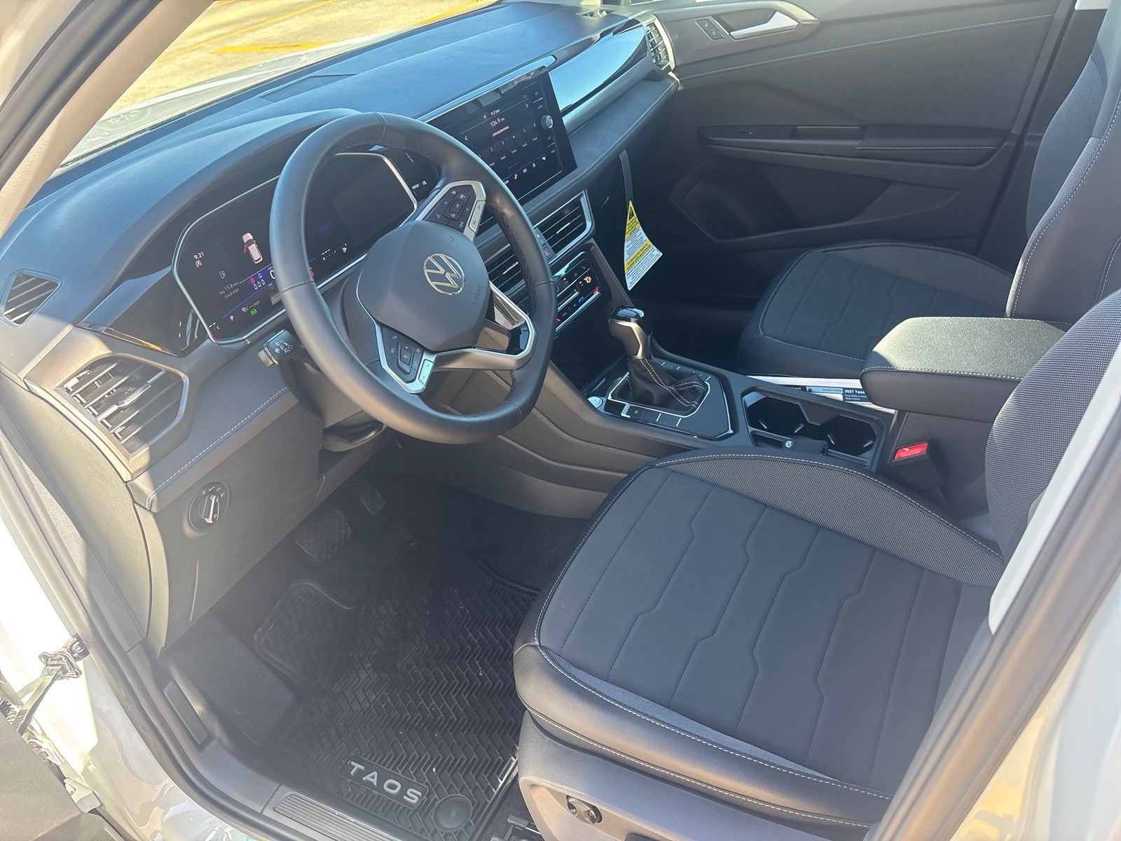 2027 Volkswagen Taos SE Black