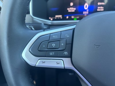 2027 Volkswagen Taos SE Black