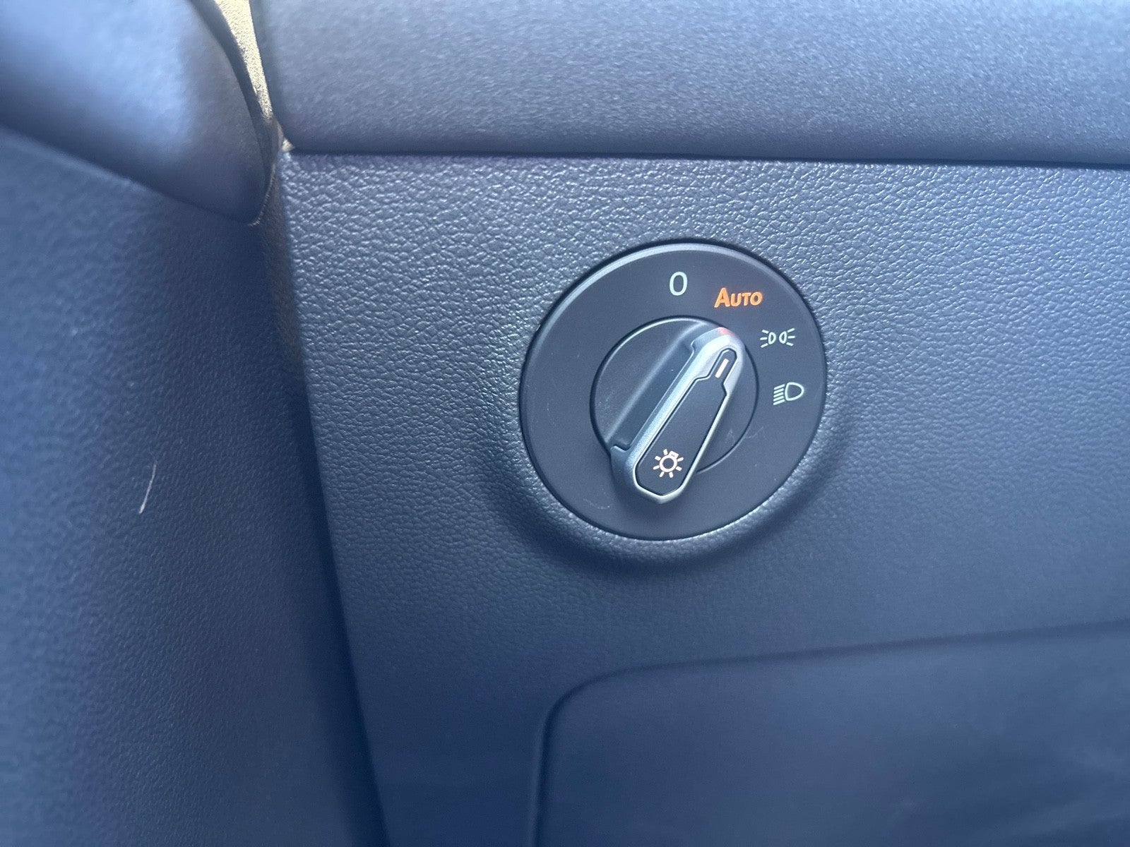 2027 Volkswagen Taos SE Black