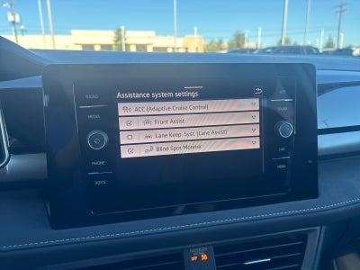 2027 Volkswagen Taos SE Black