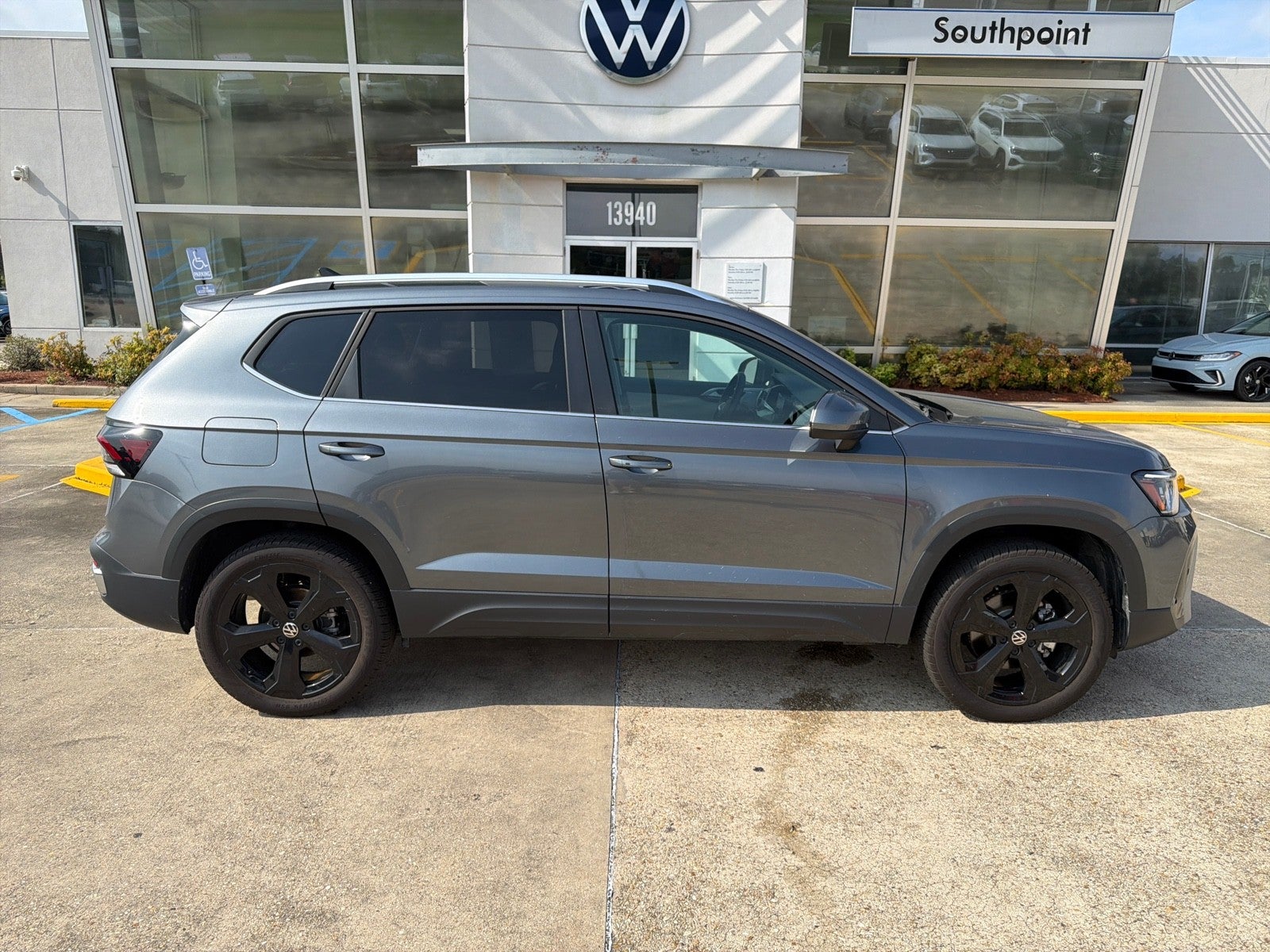 2025 Volkswagen Taos SEL