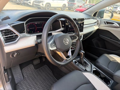 2025 Volkswagen Taos SEL