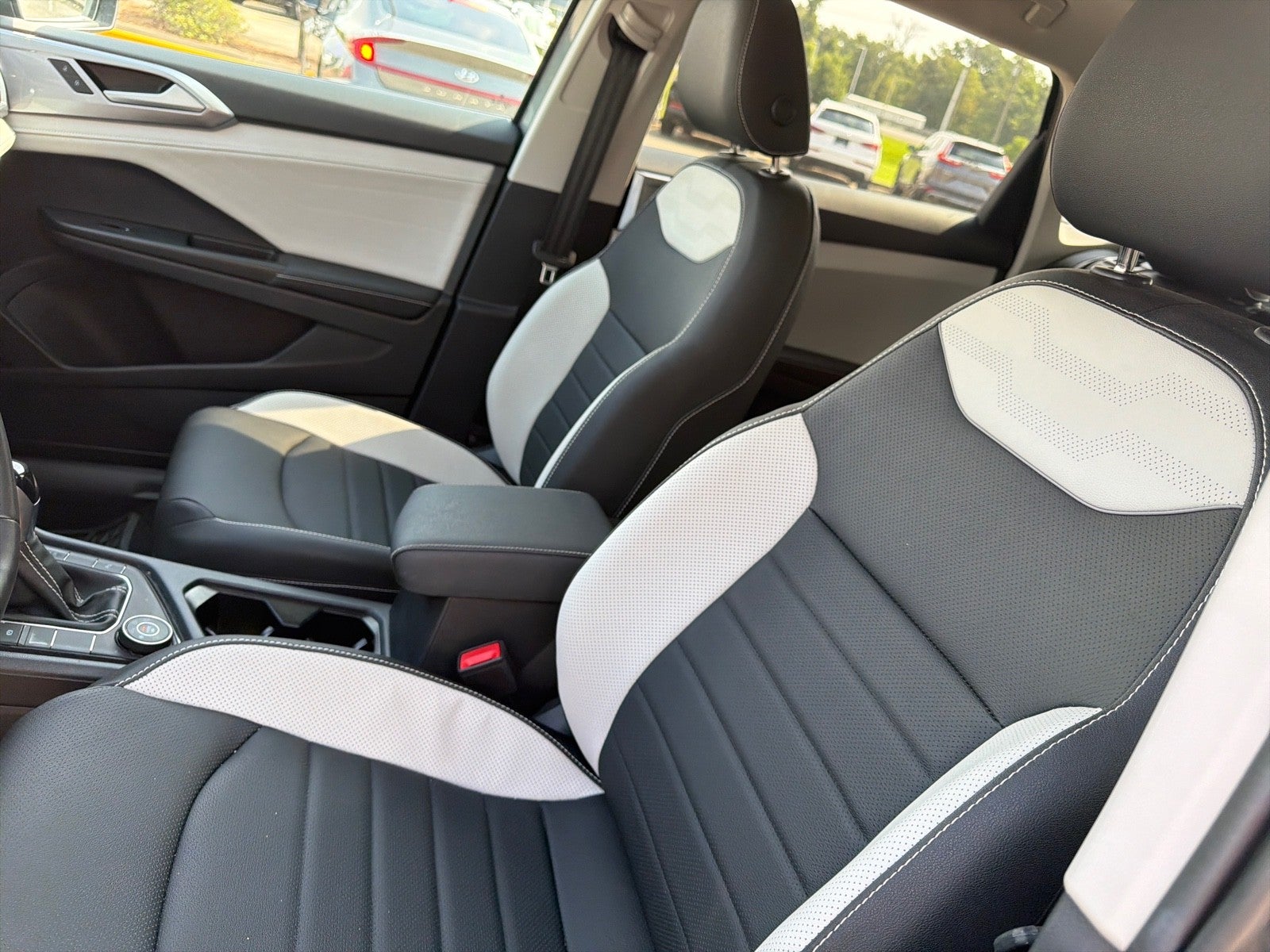 2025 Volkswagen Taos SEL