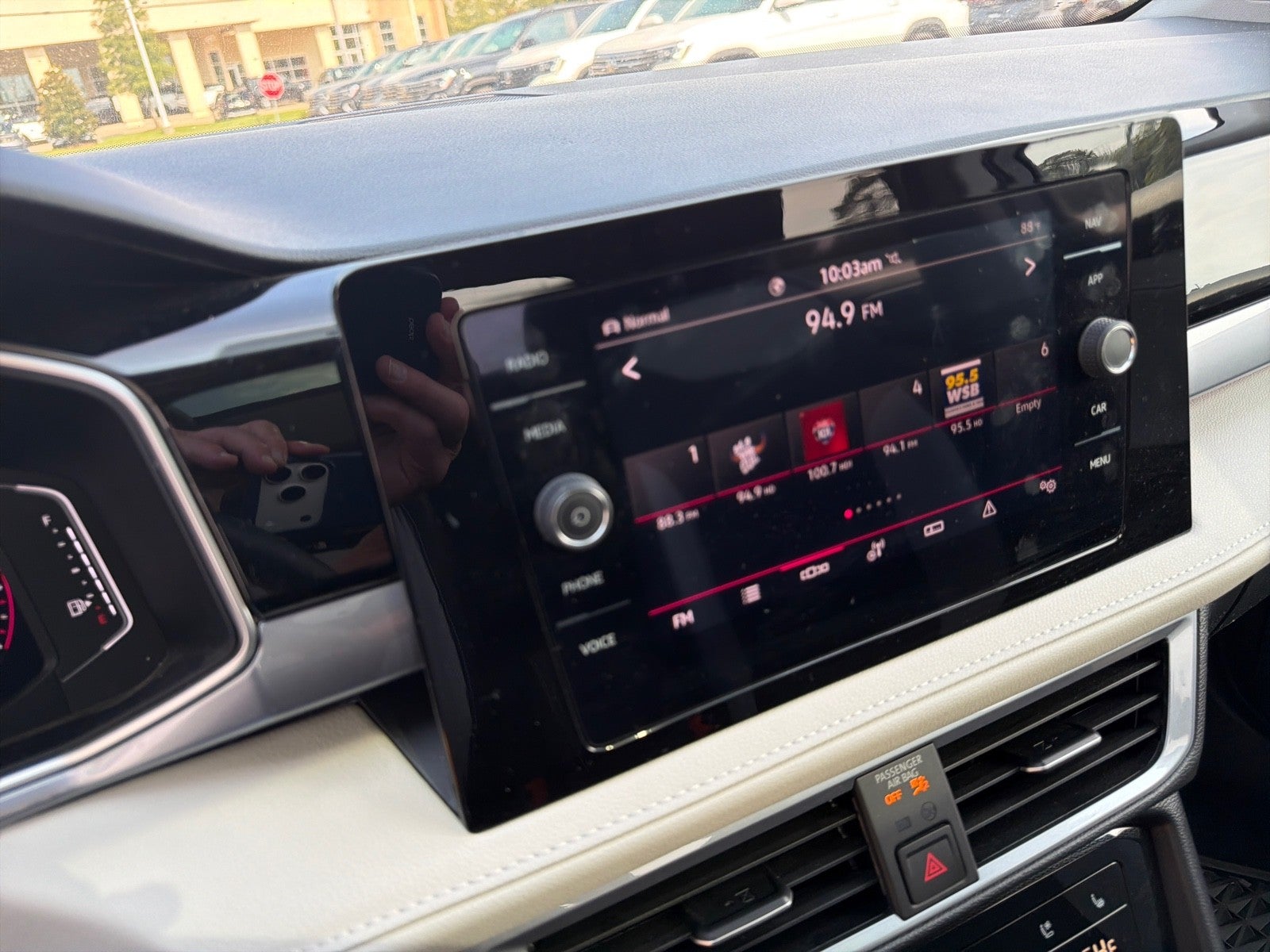 2025 Volkswagen Taos SEL