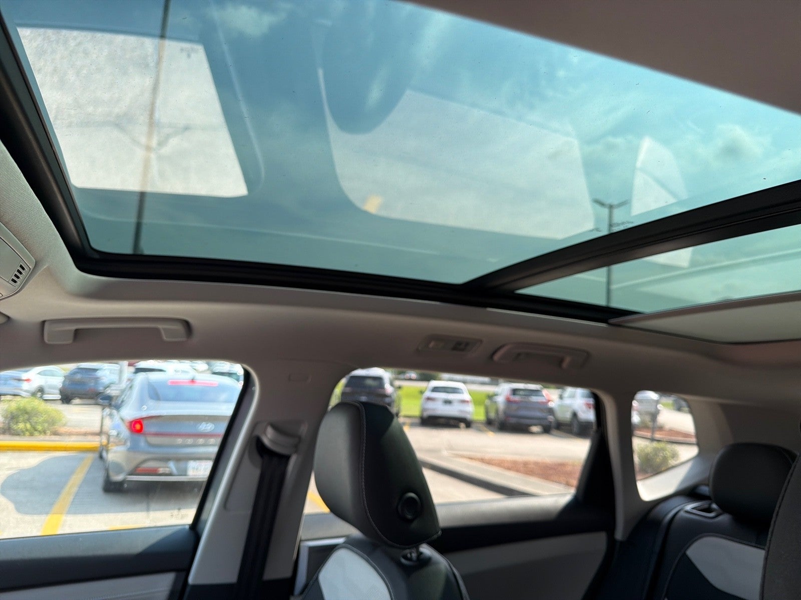 2025 Volkswagen Taos SEL
