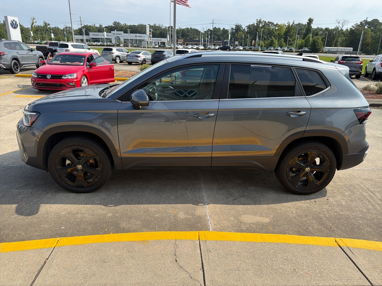 2025 Volkswagen Taos SEL